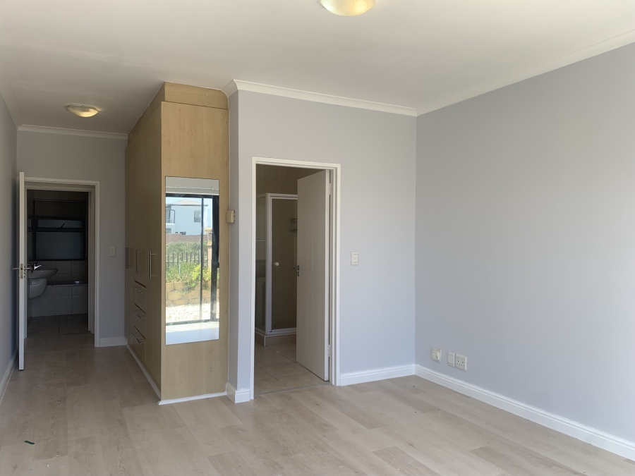 To Let 2 Bedroom Property for Rent in Bloubergstrand Western Cape